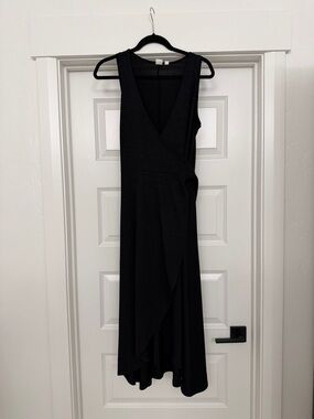 GAP Black Sleeveless V-Neck Maxi Dress